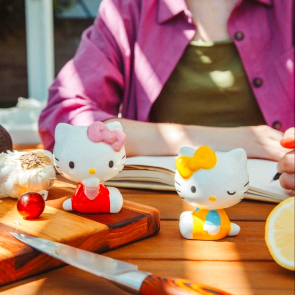Sanrio Hello Kitty and Mimmy Ceramic Salt and Pepper Shakers, Set of 2 | Spice D